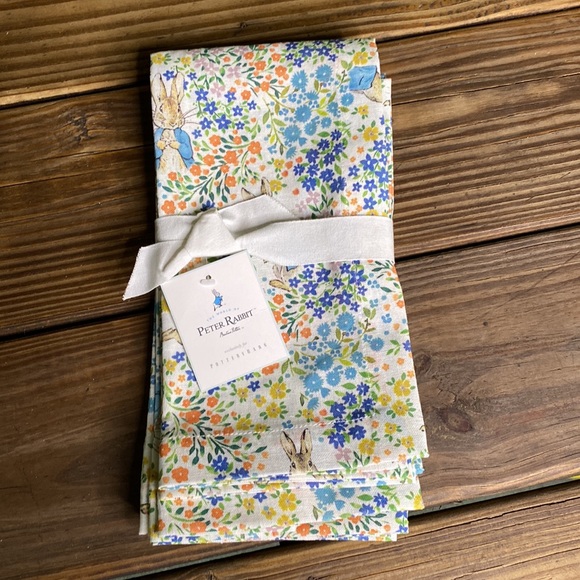 Pottery Barn Other - Pottery Barn Peter Rabbit Floral Hilltop Meadow Cotton/Linen Napkins -Set of 4🐰